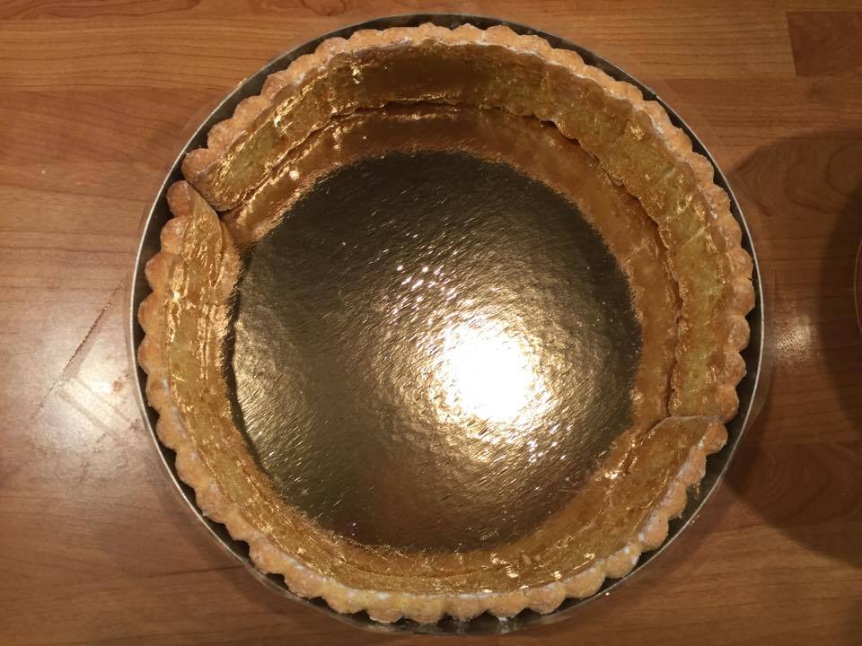 cartouchière de biscuit cuillère dans un cercle à entremet 