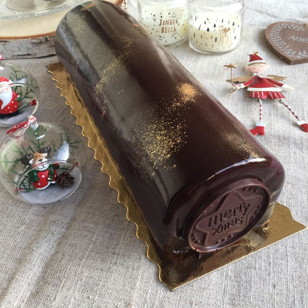 Bûche trois chocolats de chez&nbsp;valrhona